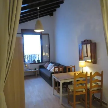 Tranquilo En El Centro De Conil Apartamento *